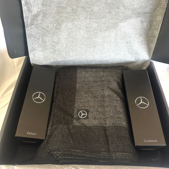 Mercedes-Benz Gift Box Set - Picture 10 of 10
